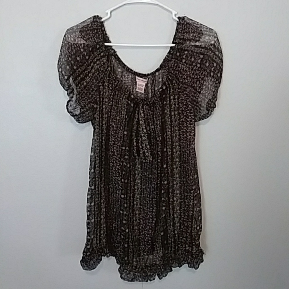Sheer print short sleeve top🌈 free with bundle!